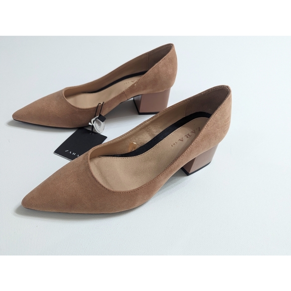 Zara Shoes - ZARA Nude Pointed Toe Low Heel Pumps Size 5